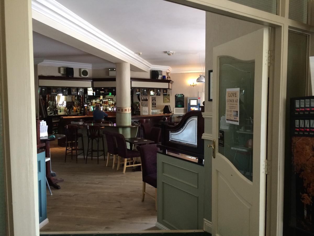 The Town House Hotel นาส ภายนอก รูปภาพ